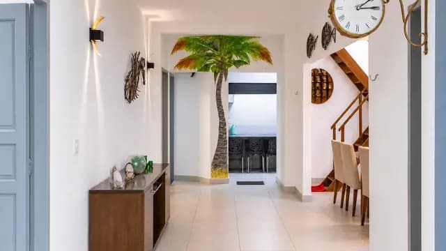 Circulação entre sala de jantar e cozinha