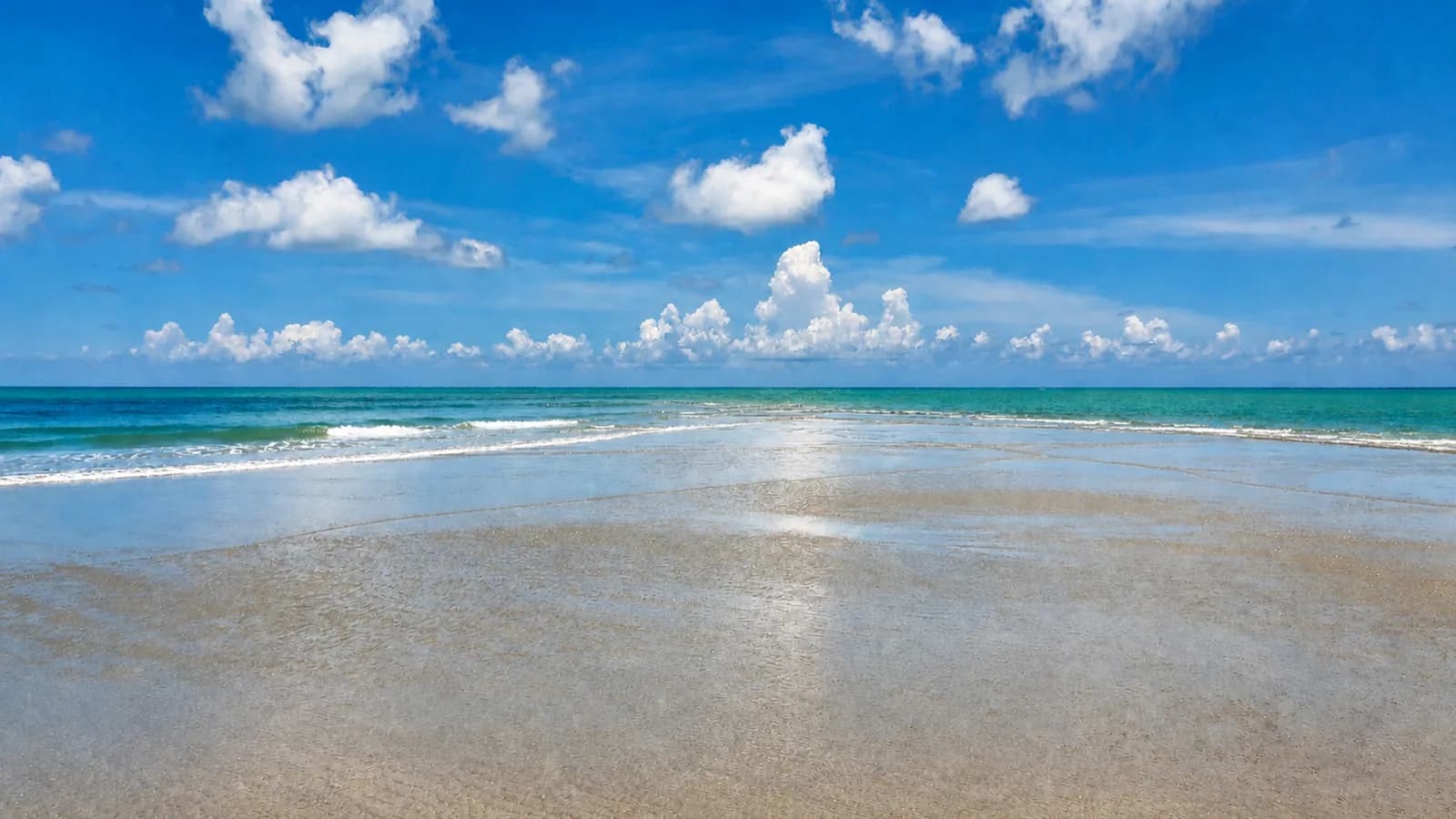 Faixa de areia do Caminho de Moisés entre as águas